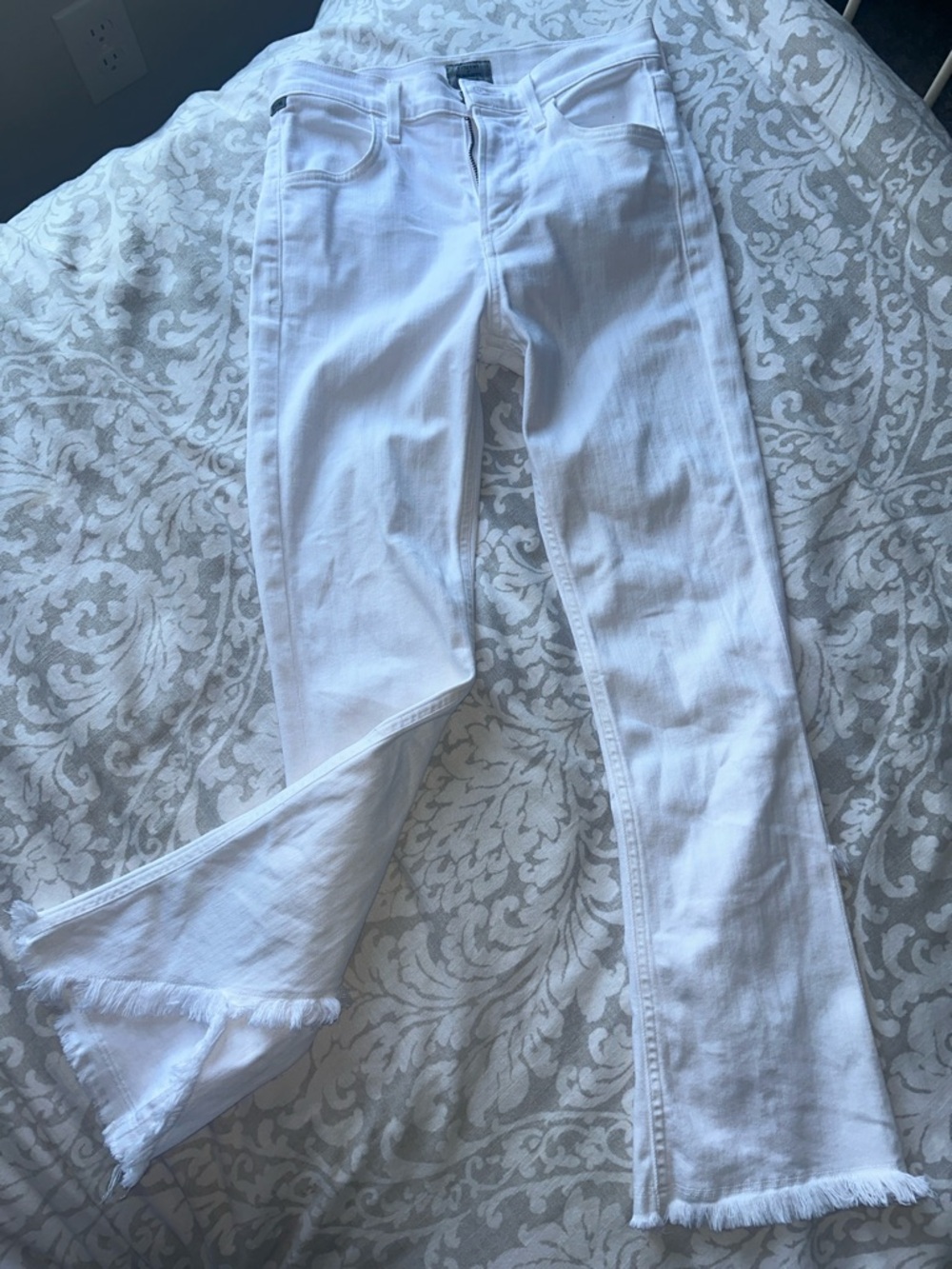 Citizens Of Humanity Drew White Denim Jeans with Cropped Fringe Hem PRISTINE